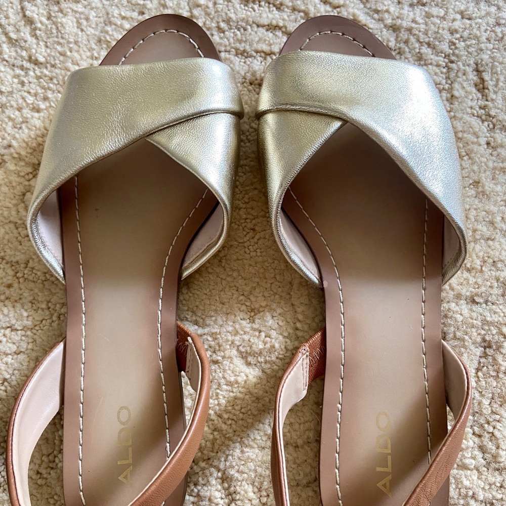 Aldo sandals size 7/5